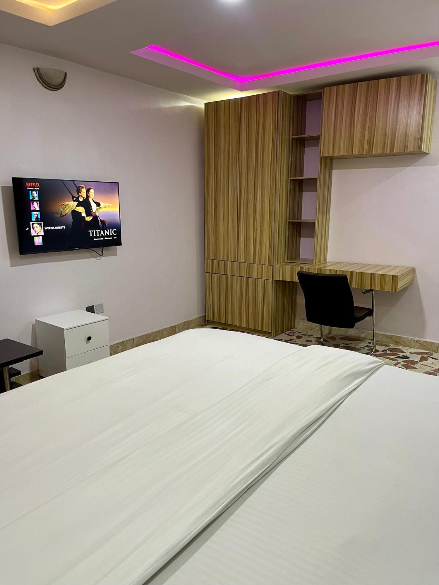 Weena Hotel & Resort Lagos Exterior photo
