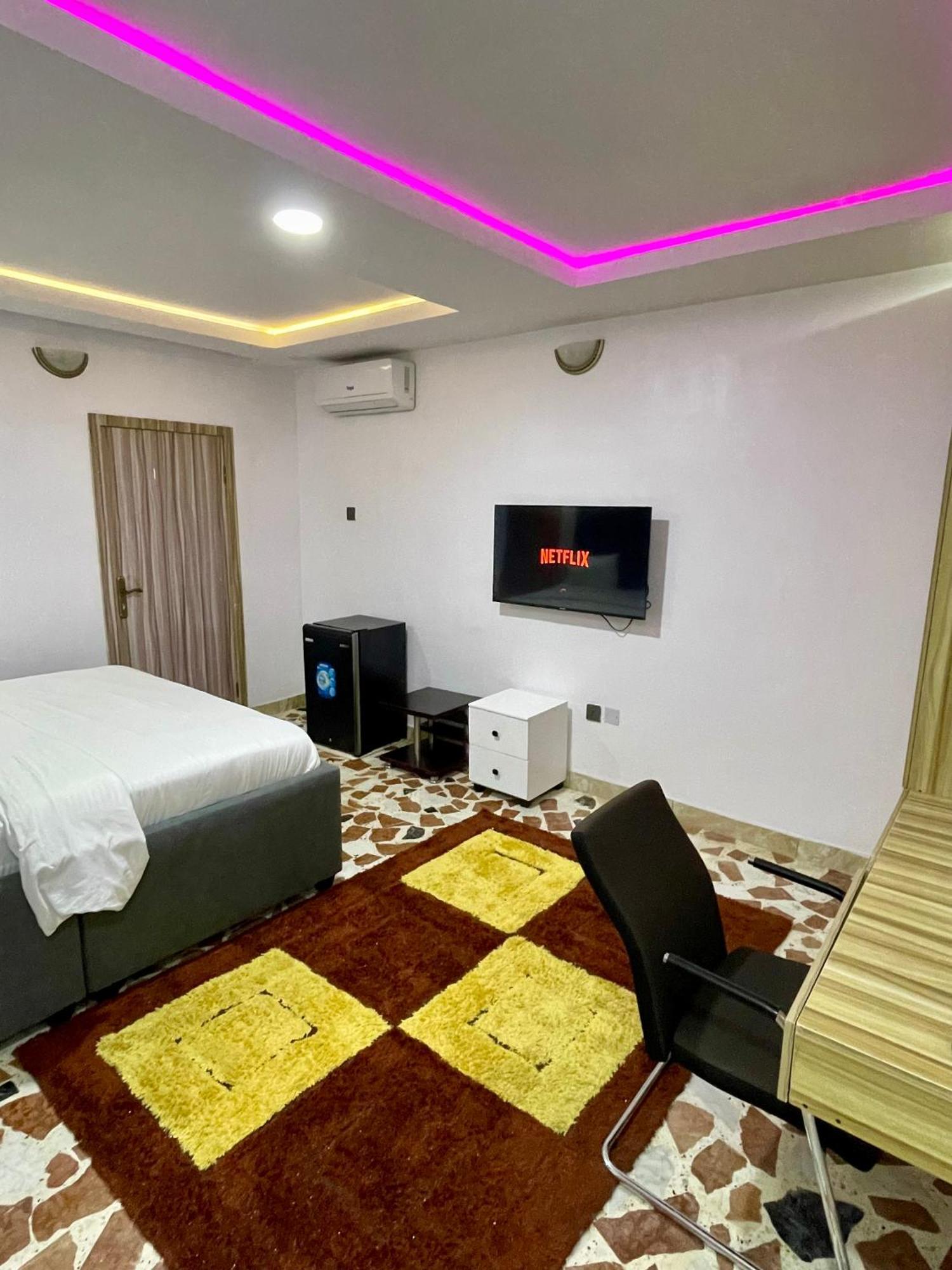 Weena Hotel & Resort Lagos Exterior photo
